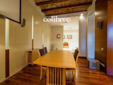 Chalet independiente en venta , con 220 m2 y 3 habitaciones y 3 baños. en Barcelona