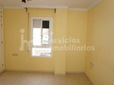 Piso 3 dormitorios con plaza de aparcamiento en Vélez - Málaga