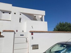 Venta Casa adosada en A-8006 Alcalá del Río. Buen estado con terraza 89 m²