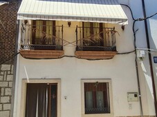 Venta Chalet en Calle la Feria La Adrada. Con terraza 123 m²