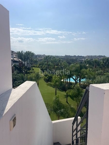 Alquiler apartamento espectacular ático duplex con vistas al mar en Estepona