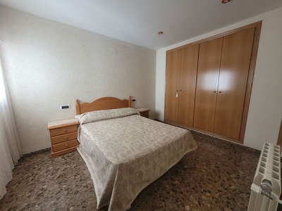 Alquiler de piso en Cariñena - Carinyena de 3 habitaciones con garaje y muebles
