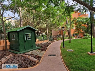 Alquiler piso amueblado piscina Marbella pueblo