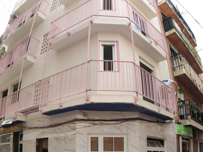 Alquiler Piso en Calle de Sant Roc 44. Benidorm. Buen estado primera planta con balcón calefacción individual