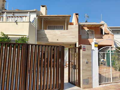 Casa adosada en venta en Aguas Nuevas, Torrevieja