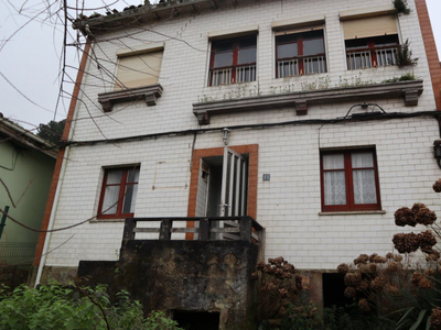 Casa adosada en venta en Castrillón