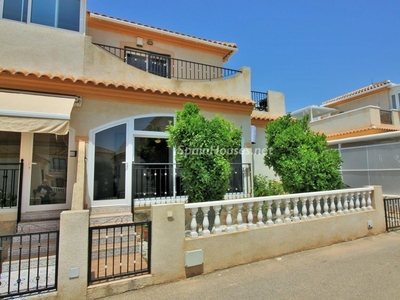 Casa adosada en venta en Orihuela Costa