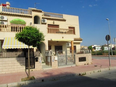 Casa adosada en venta en San Fulgencio