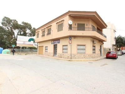 Chalet en venta en Los Montesinos