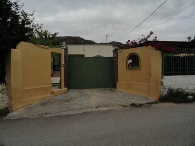 Chalet en venta en Novelda