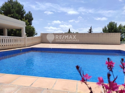 Chalet independiente en venta en Elche