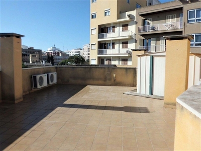 Alquiler de piso en Plaça de Toros de 2 habitaciones con terraza y balcón