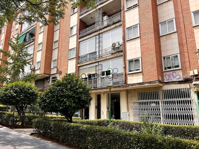 Piso en venta en calle De Cifuentes de 3 habitaciones con terraza y garaje