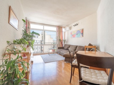 Piso en venta en El Parc i la Llacuna del Poblenou de 4 habitaciones con terraza y garaje