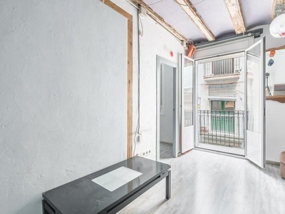 Piso en venta en El Raval, Barcelona