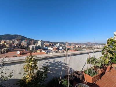 Piso en venta en La Teixonera de 3 habitaciones con terraza y garaje