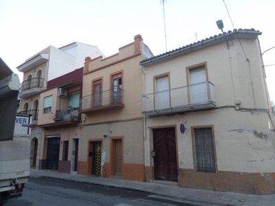 Venta Casa adosada en Calle de la Bascula Carlet. A reformar 198 m²