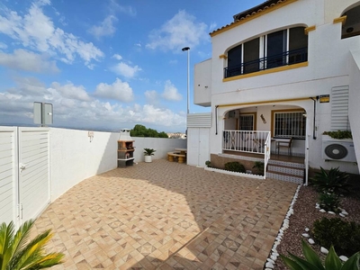 Venta Casa unifamiliar en Avenida Escandinavia Santa Pola. Con terraza 74 m²