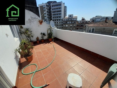 Venta de ático en Vilagarcía de 6 habitaciones con terraza y calefacción