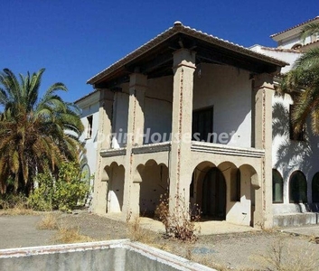 Villa independiente en venta en Burguillos