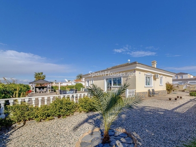 Villa independiente en venta en El Salado, Torrevieja
