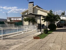 Venta de casa con piscina en Santa Cruz del Retamar, Urb. Calalberche