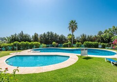 Apartamento en venta en El Paraiso, Estepona, Málaga