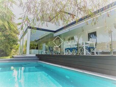 Casa / villa de 274m² con 1,065m² de jardín en venta en Nueva Andalucía
