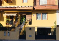 Casa adosada en venta en Arrayanes (hi), 24, Residencial Triana - Barrio Alto