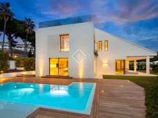 Villa de 450m² con 290m² de terraza en venta en Nueva Andalucía