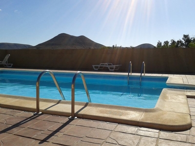 Alquiler de casa con piscina y terraza en Lajares (La Oliva)