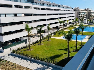 Alquiler Piso Torremolinos. Piso de dos habitaciones en Calle Gad. Plaza de aparcamiento con terraza