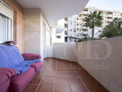 Alquiler Piso Vélez-Málaga. Piso de tres habitaciones Primera planta con terraza
