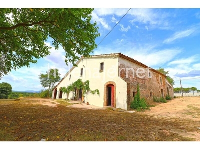 Casa con terreno en veïnat de Vallcanera, Sils