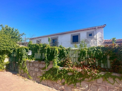 Venta Casa adosada en Cortes 26 El Hoyo de Pinares. Con terraza 222 m²