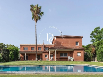 Venta Casa unifamiliar en Alosa Vilanova i la Geltrú. Con terraza 640 m²