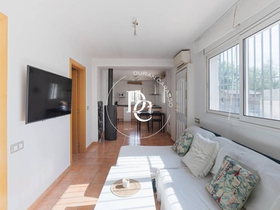 Venta Casa unifamiliar en Avda. Masia Xicarro 20 Vilanova i la Geltrú. Con terraza 90 m²