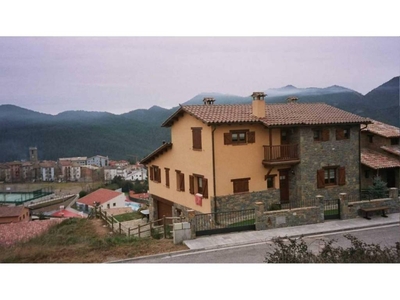 Venta Casa unifamiliar en Calle Lleida Borredà. Buen estado con terraza 274 m²