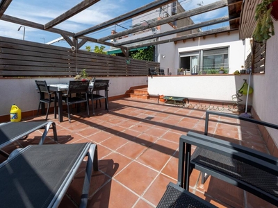 Venta Casa unifamiliar Sabadell. Con terraza 200 m²