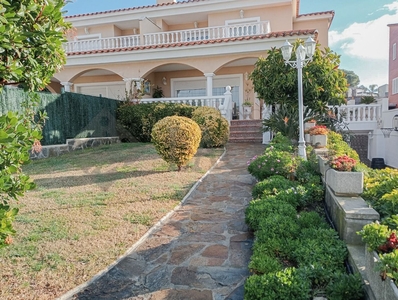 Venta de casa con piscina y terraza en Sant Pere de Ribes, Mas d’en Serra