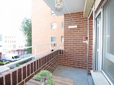 Venta Piso Alcalá de Henares. Piso de tres habitaciones Segunda planta con terraza