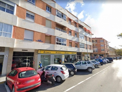 Venta Piso Cádiz. Piso de cuatro habitaciones en Calle de María Auxiliadora 5. Primera planta