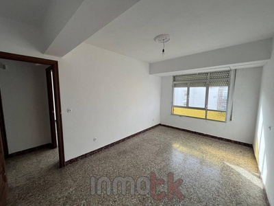 Venta Piso Carballo. Piso de cuatro habitaciones en Rúa Amapola. Cuarta planta con terraza