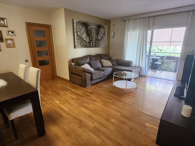 Venta Piso en Calle de Ferrer i Guardia. Terrassa. Buen estado tercera planta plaza de aparcamiento con balcón