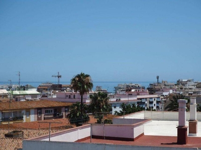 Venta Piso Estepona. Piso de tres habitaciones Con terraza