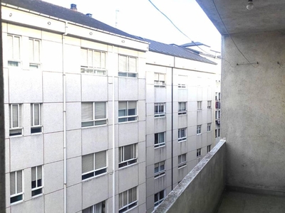 Venta Piso Lugo. Piso de cuatro habitaciones Tercera planta con terraza