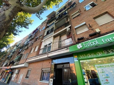 Venta Piso Madrid. Piso de cuatro habitaciones A reformar primera planta con terraza calefacción individual