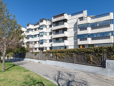 Venta Piso Madrid. Piso de tres habitaciones Tercera planta con terraza