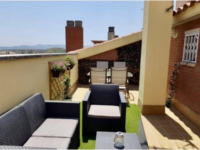 Venta Piso Olesa de Montserrat. Piso de tres habitaciones Buen estado quinta planta con terraza