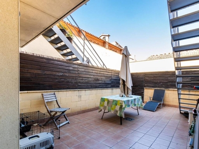 Venta Piso Sabadell. Piso de tres habitaciones en Ausias Marc D'. Primera planta con terraza